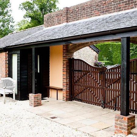The Old Hop Kiln Barn Petersfield Exterior foto